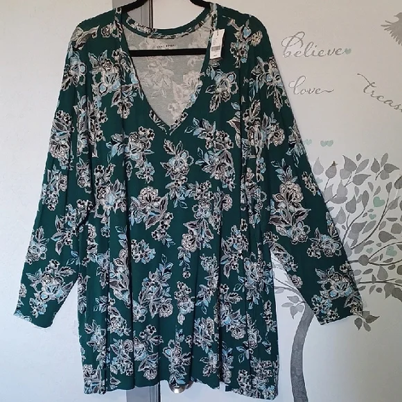 NWT Flowy, Floral Tunic!!! - Picture 1 of 5